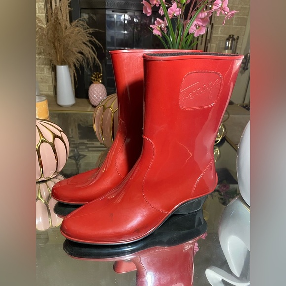 Salvatore Ferragamo red rubber rain boots - Picture 1 of 4